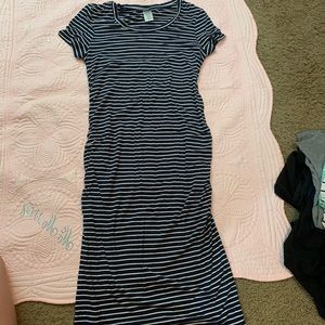 Fitted maternity dress